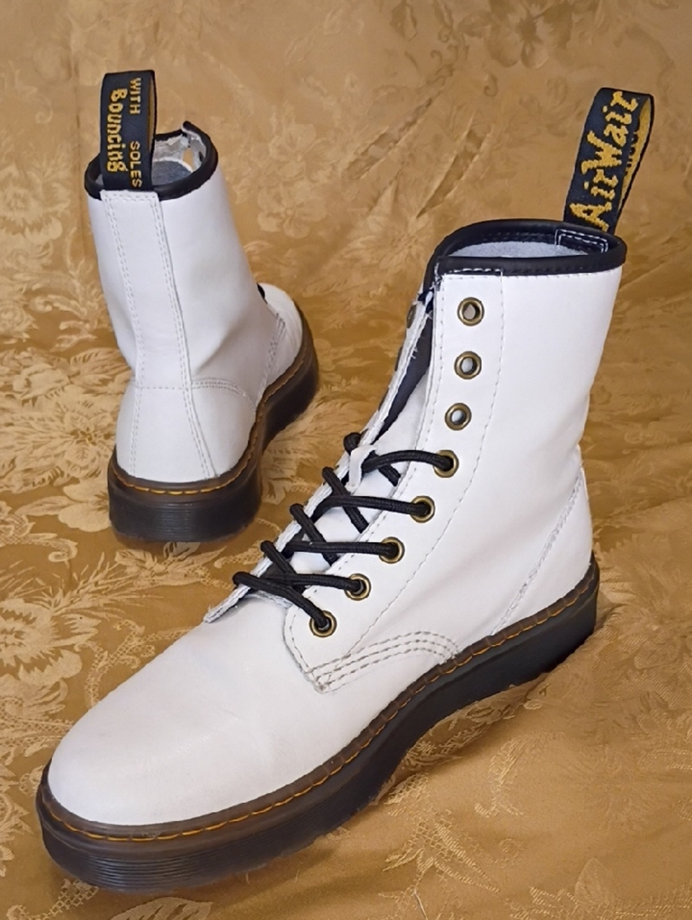 Dr. Martens ZAVALA White Leather 8-Eye Lace-Up Boots Women's 8.0 Men's 7.0